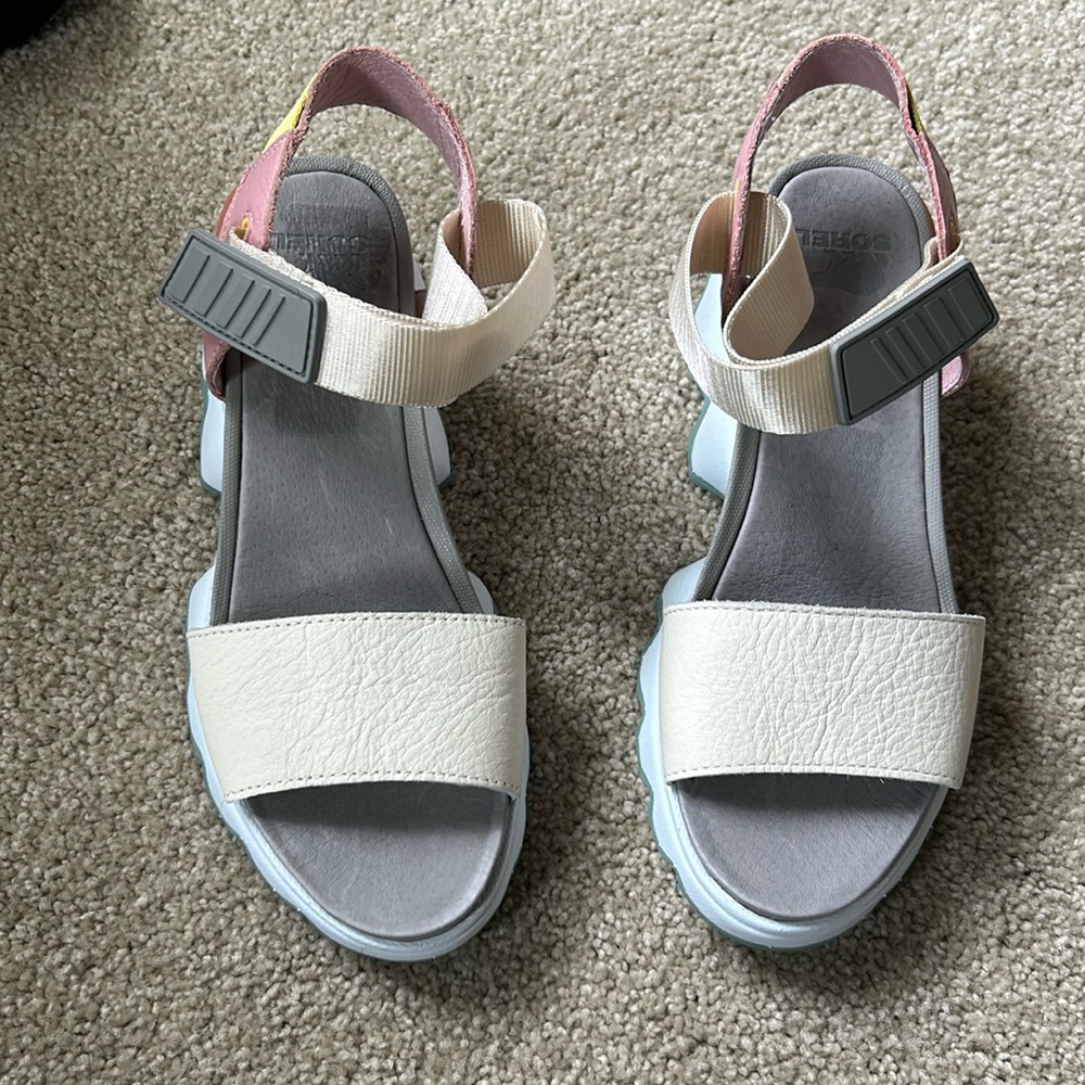 Sorel women’s kinetic sandals size 7 NWOT